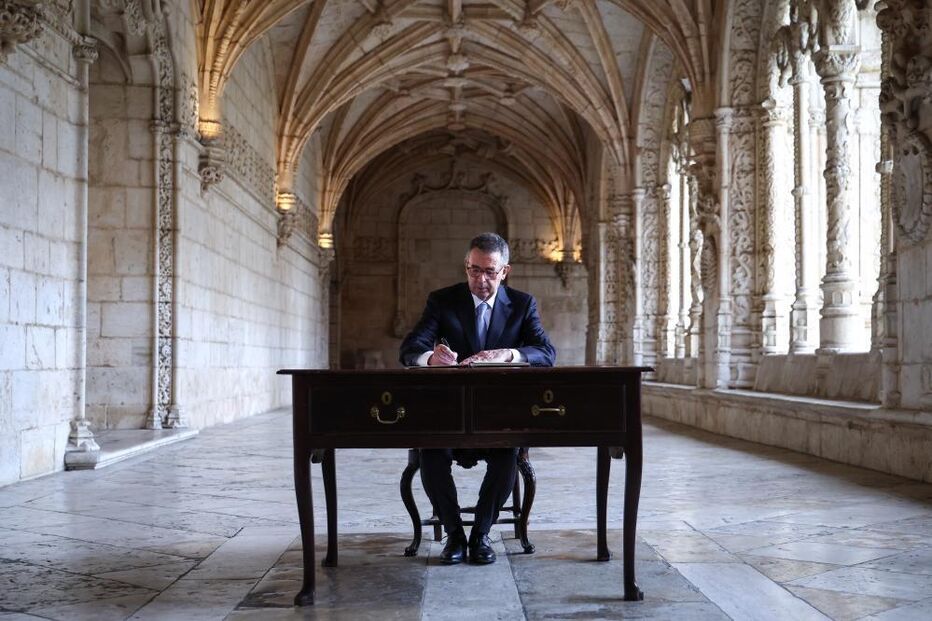 António José Seguro assina livro de honra do Mosteiro dos Jerónimos