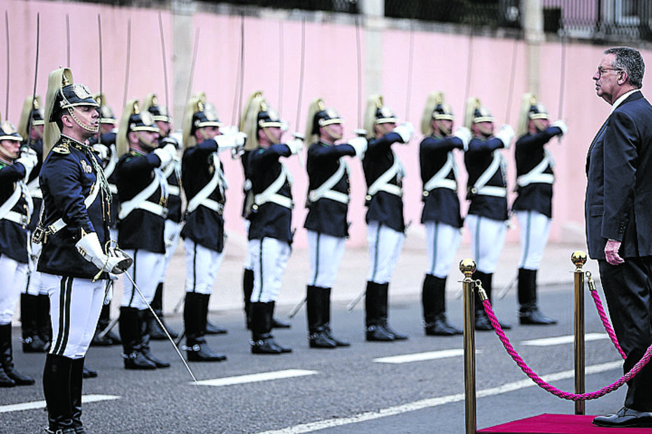 António José seguro toma posse como Presidente em Belém, defendendo estabilidade e interesse nacional
