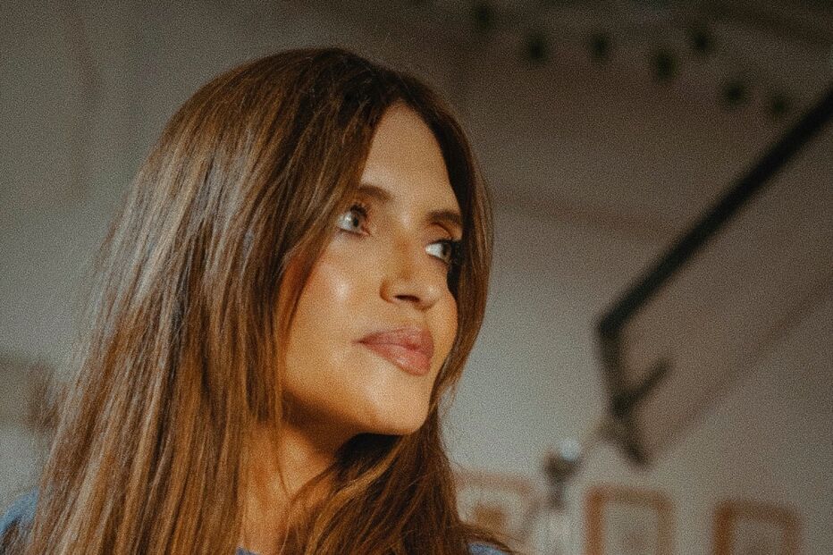 Sara Carbonero preocupa fãs após foto com pulseira hospitalar