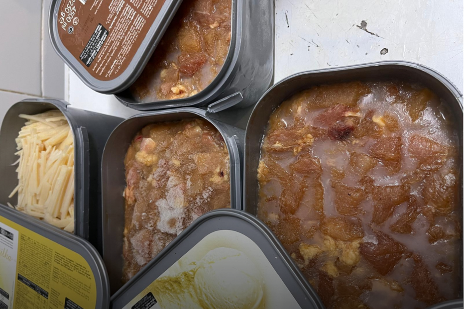 Restaurante no Cacém fechado por ter comida imprópria e alojar imigrantes em más condições