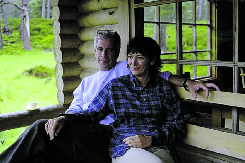 Jeffrey Epstein e Ghislaine Maxwell juntos