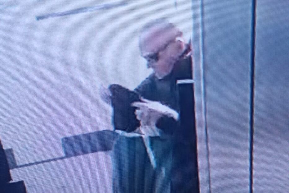 Suspeito deixou no banco uma mochila com um explosivo