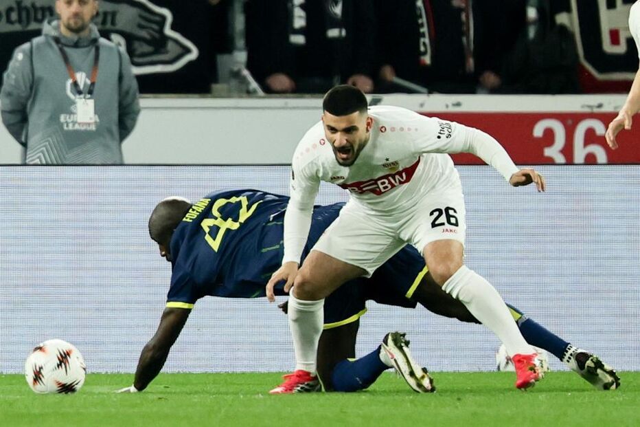 Moffi marca para o FC Porto contra o Estugarda, na Liga Europa