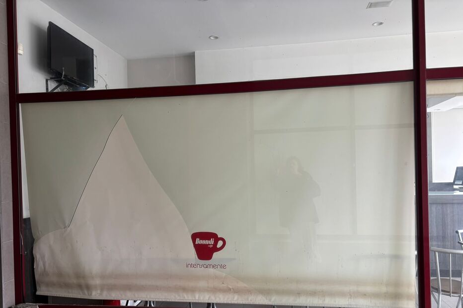 Café no Pinheiro Manso assaltado; ladrões partiram vidro e levaram dinheiro da caixa