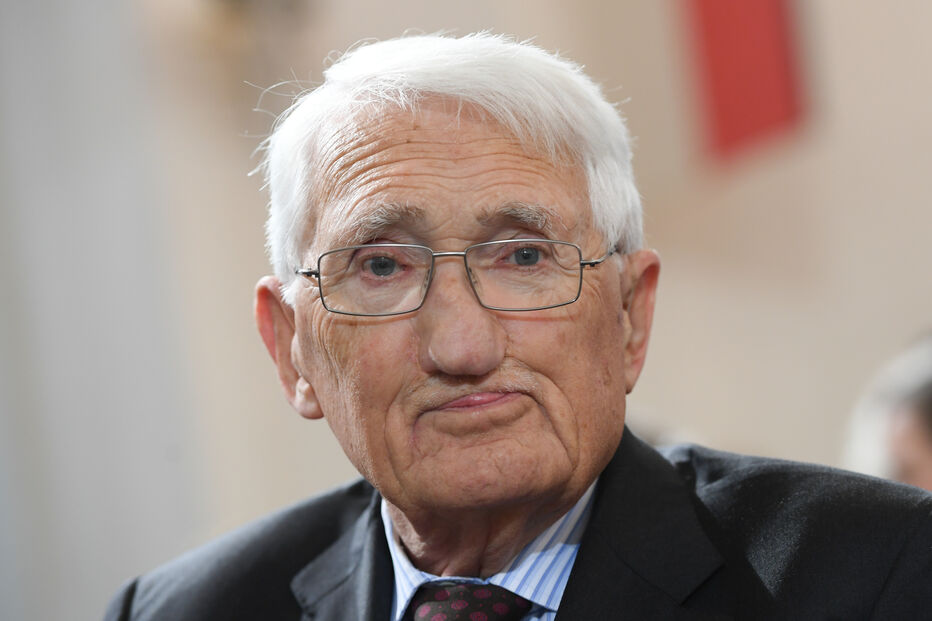  Jürgen Habermas 