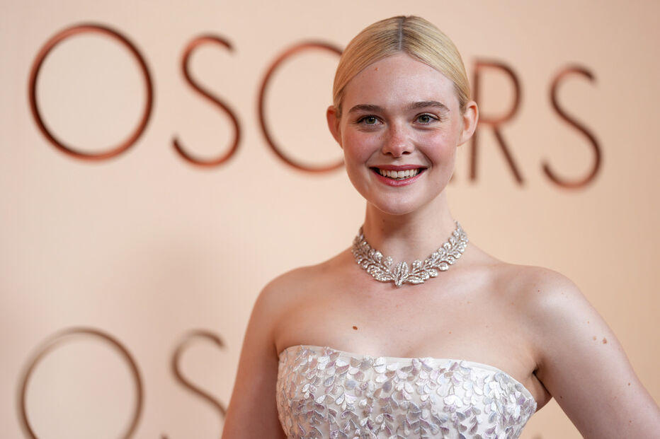 Elle Fanning 