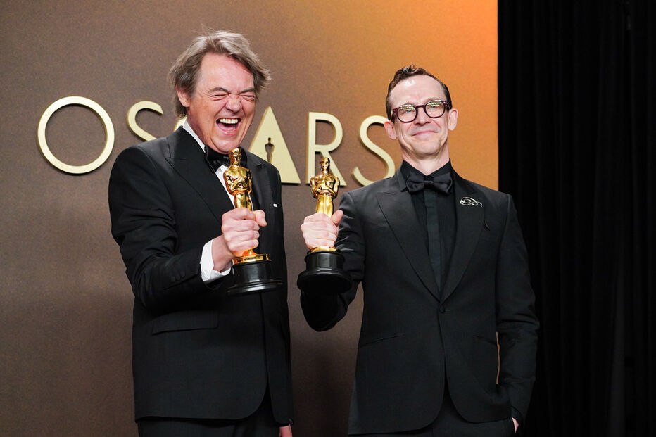 Maciek Szczerbowski e Chris Lavis recebem o prémio de melhor Curta-metragem de animação por 