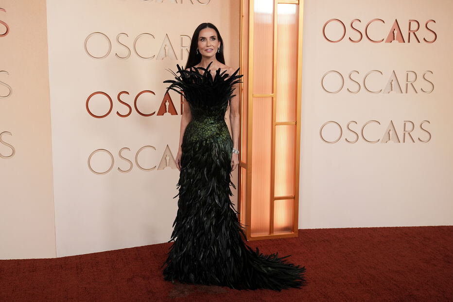 Demi Moore nos Óscares 2026, evento em Hollywood