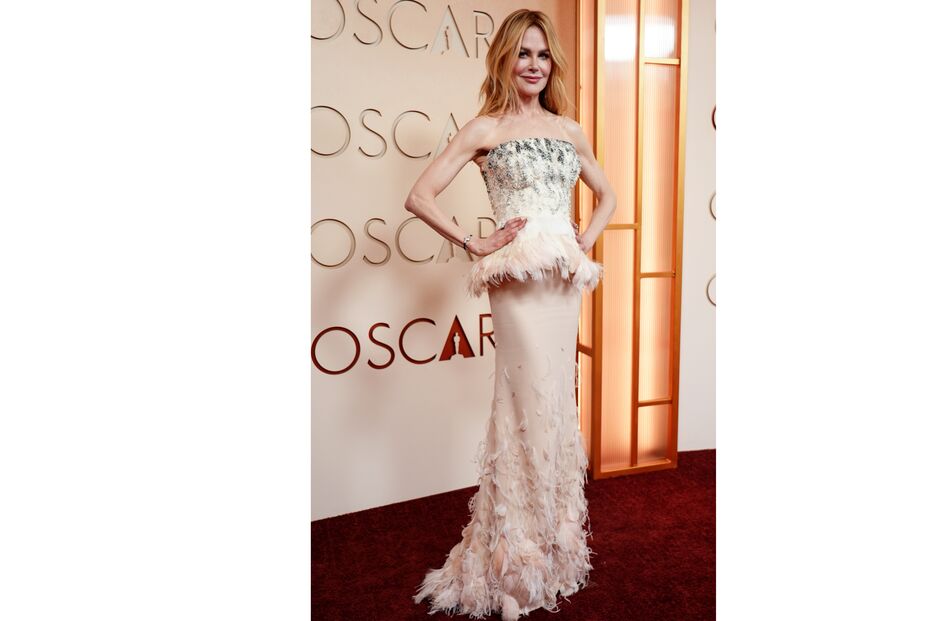 Nicole Kidman deslumbra nos Óscares 2026 com um vestido elegante