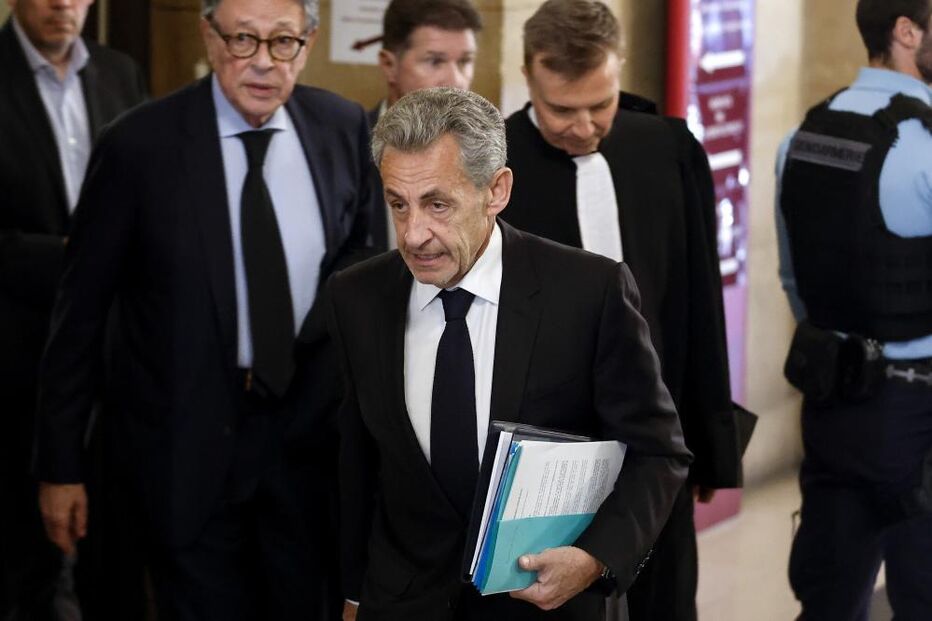 Sarkozy à chegada ao tribunal