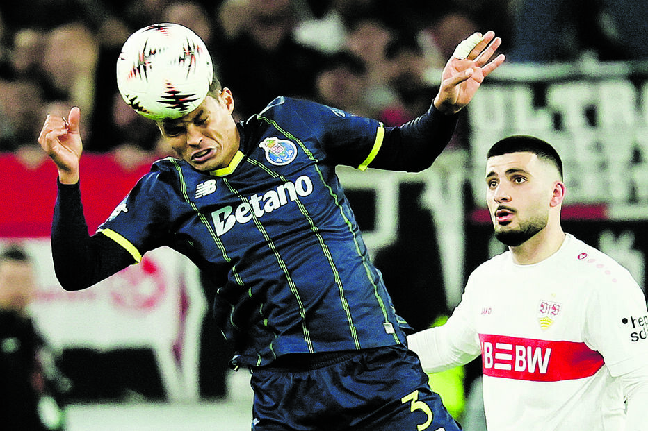 Central integrou o onze inicial em Estugarda