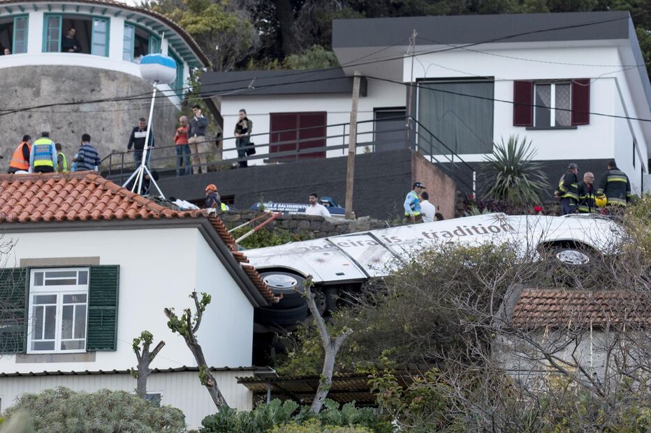 O autocarro transportava 56 turistas, sobretudo alemães