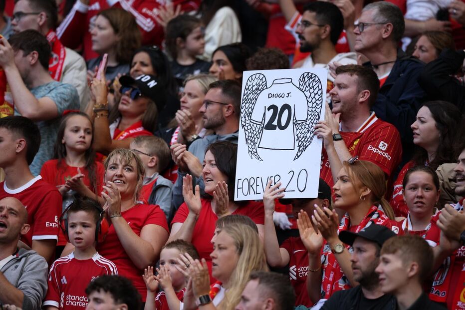 Liverpool prestou homenagem ao número 20