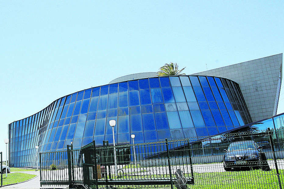 Casal Yael e Uri Poliavich comprou edifício em Ranholas (Sintra)