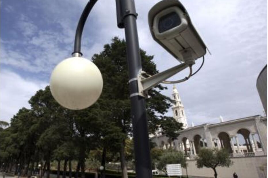 Câmara de vigilância perto do Santuário de Fátima, em Portugal