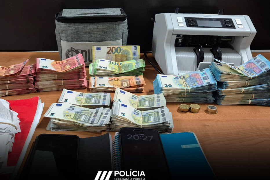 PSP desmantela esquema de remessas ilegais na Amadora para África