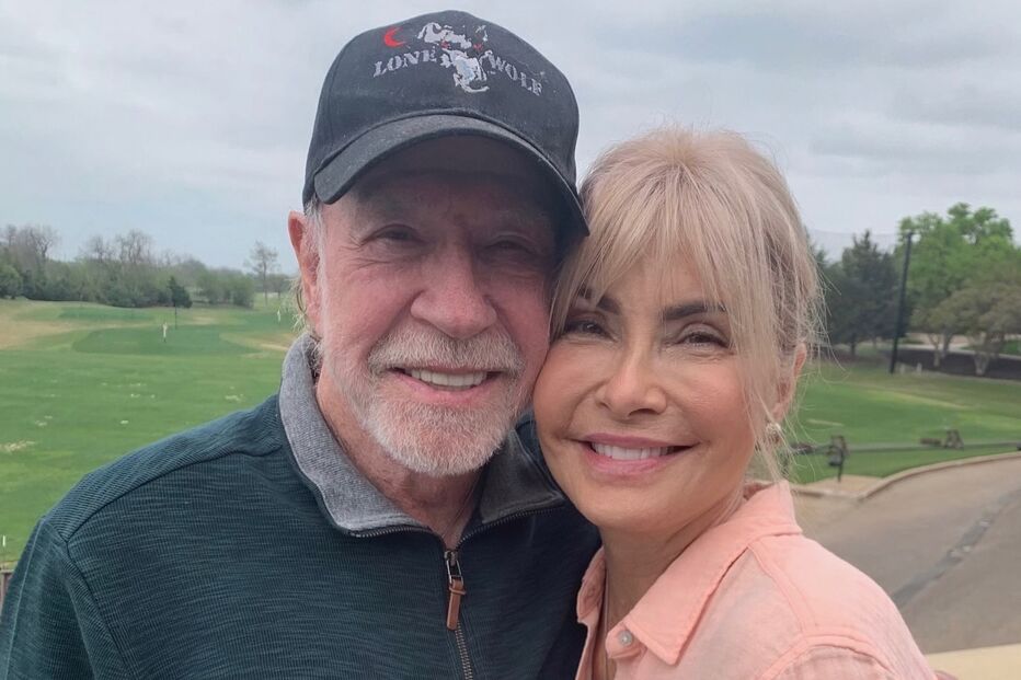 Chuck Norris mostra forma física aos 84 anos