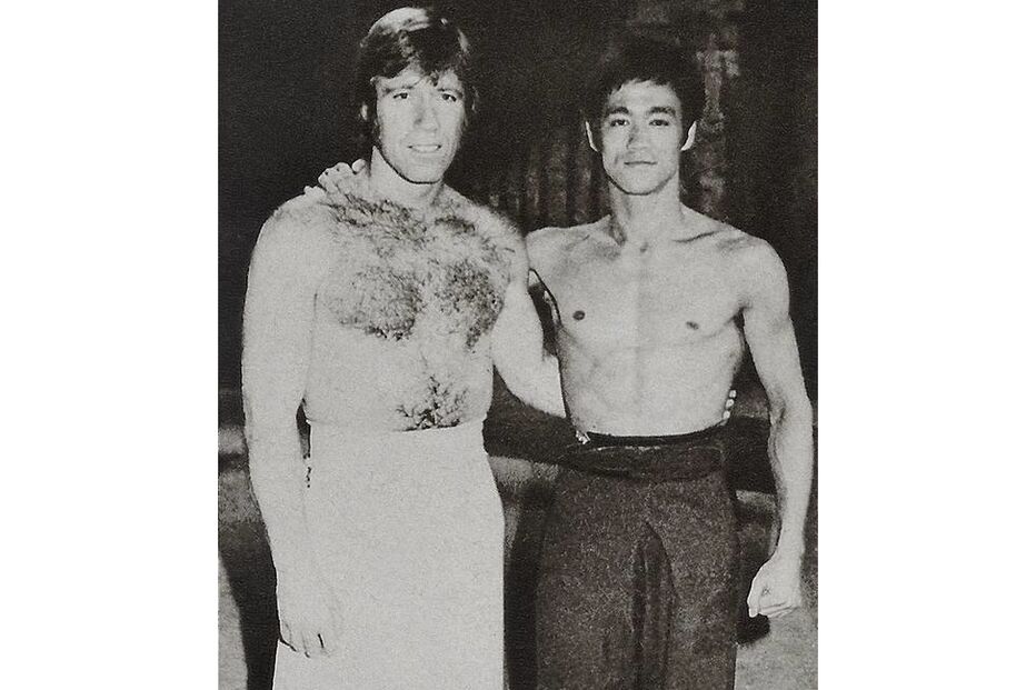 Chuck Norris exibe boa forma física em vídeo de treino