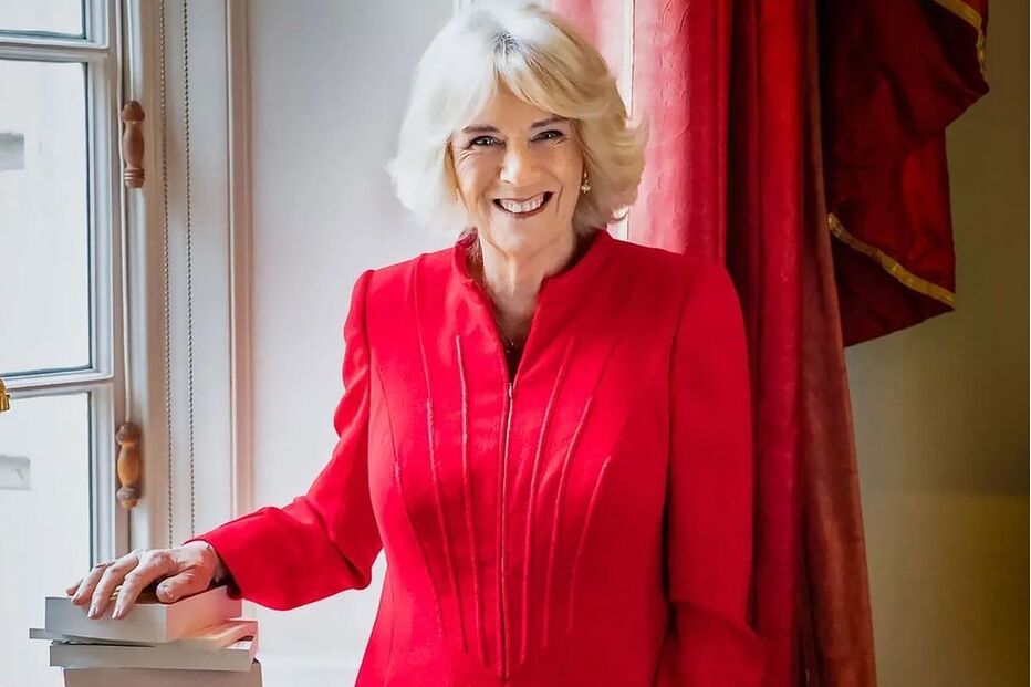 Camilla, a Rainha Consorte, surge num retrato após alegações sobre Meghan e Harry no seio da família real