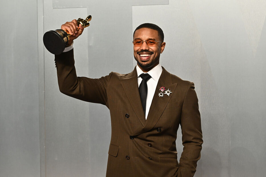 Michael B. Jordan celebra Óscar com hambúrguer