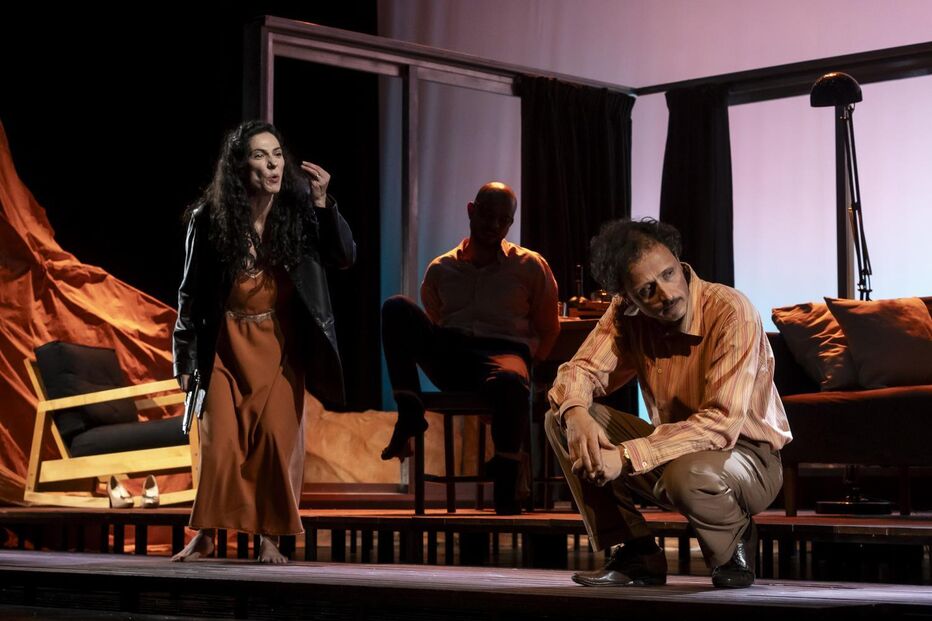 Espetáculo 'A Morte e a Donzela' nos Recreios da Amadora com mulher, marido e torturador em palco