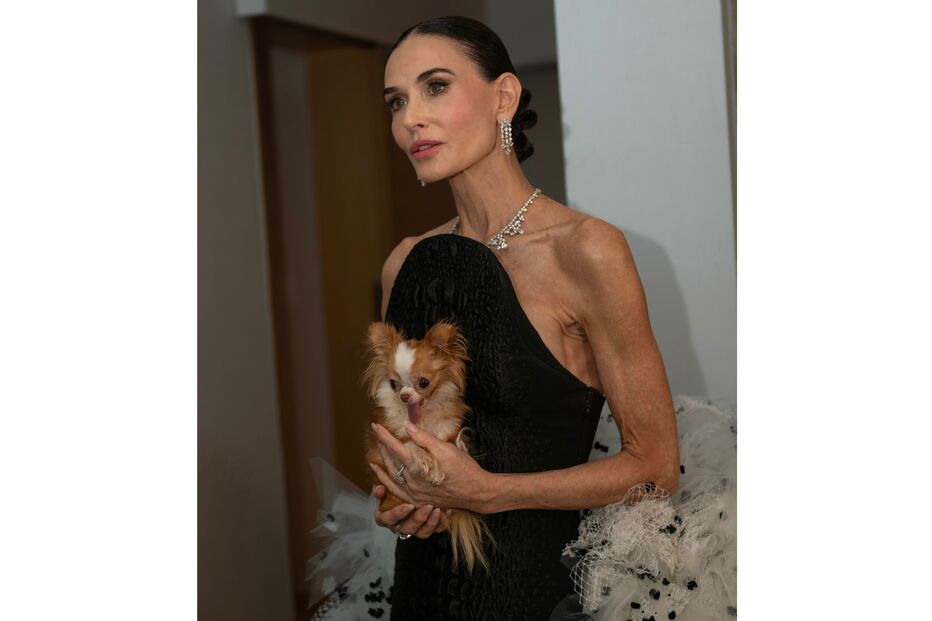 Demi Moore surge com um visual magro que gera preocupação, alimentando especulações sobre a sua saúde