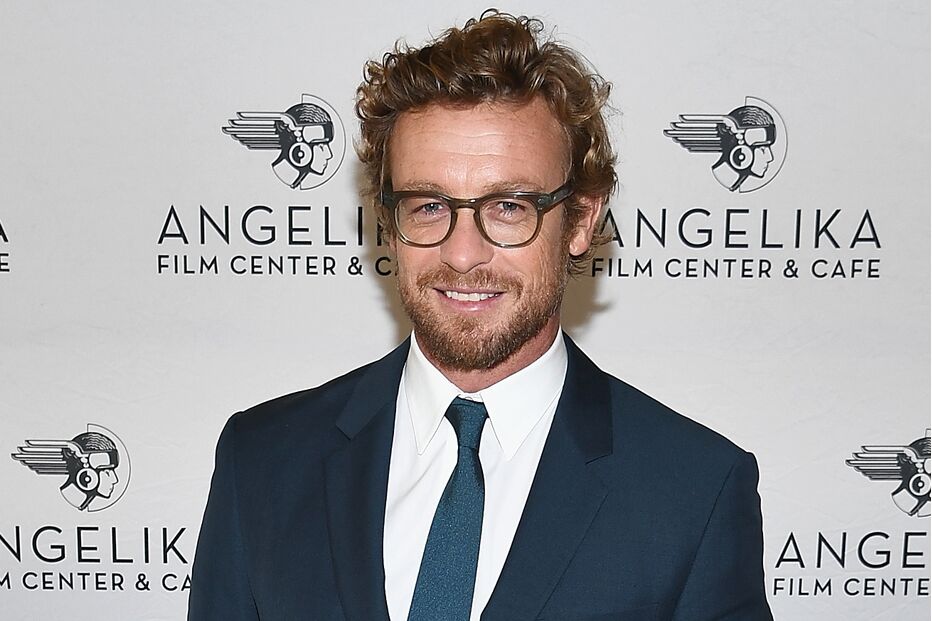 Simon Baker surge em evento após rumores de romance com Nicole Kidman