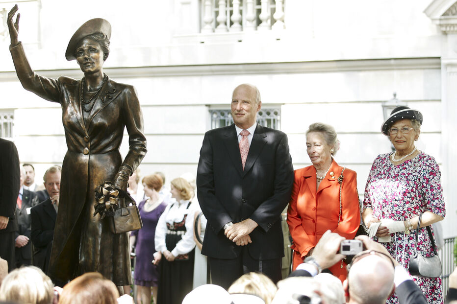 Princesa Mette-Marit participa em evento oficial com mensagem