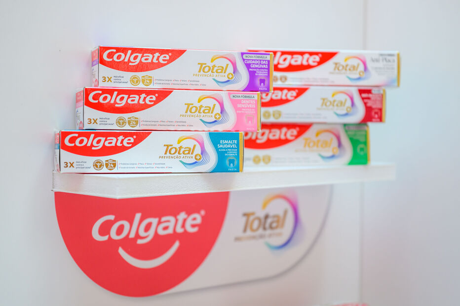 Colgate promove rastreios gratuitos no Colombo para alertar sobre prevenção oral.
