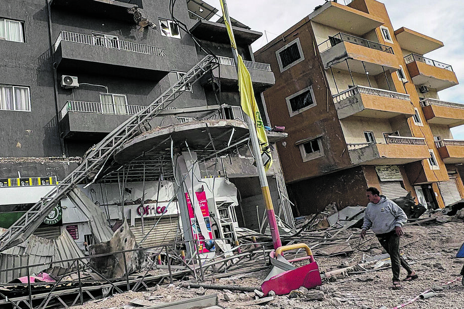 Edifícios destruídos no sul do Líbano, após confrontos entre Israel e Hezbollah