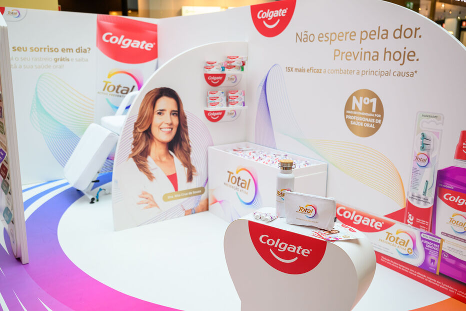 Colgate promove rastreios gratuitos no Colombo para alertar sobre a saúde oral.
