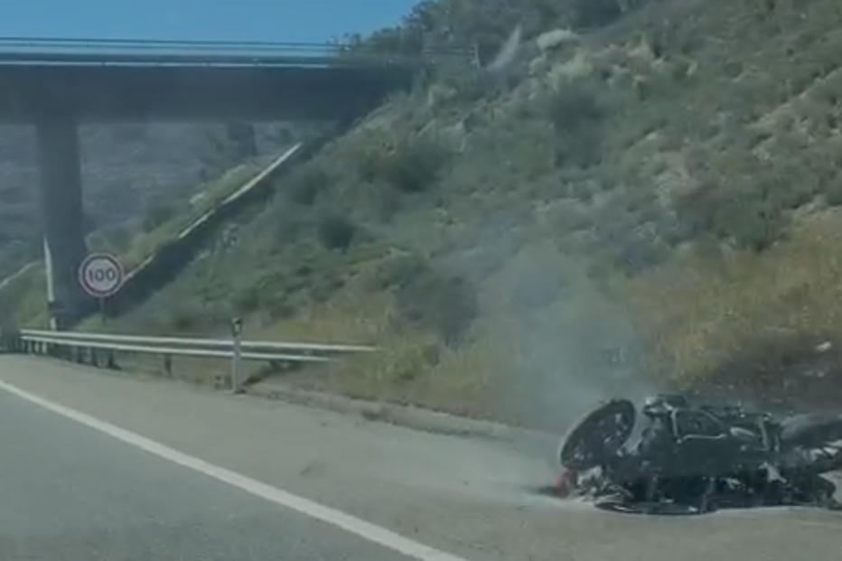Um ferido em despiste de mota na A23