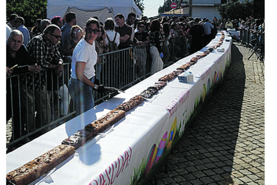 Folar gigante atraiu centenas de visitantes até Pechão