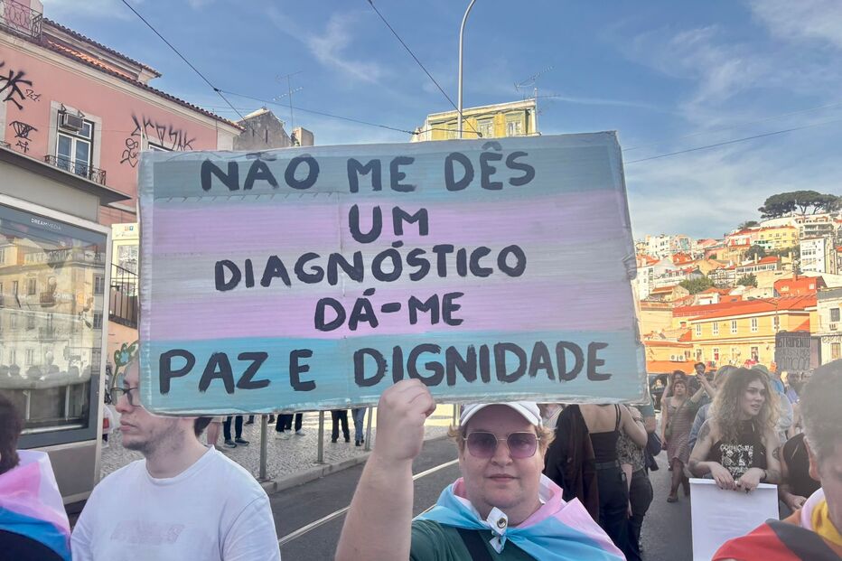 Manifestação em Lisboa pede paz e dignidade para pessoas trans