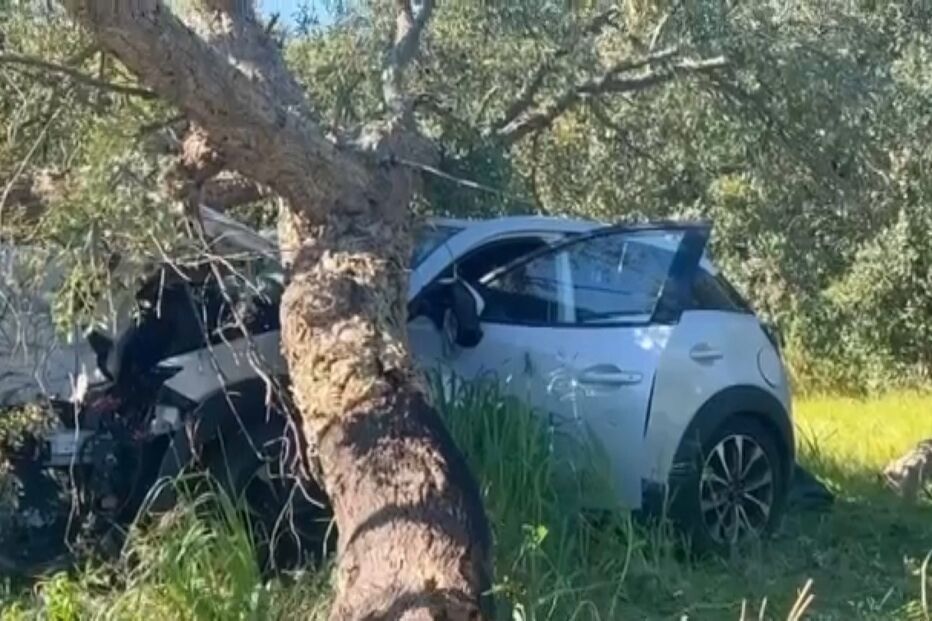 Suspeito de assassinar ex-companheira foge do local do crime e acaba por morrer em acidente de carro