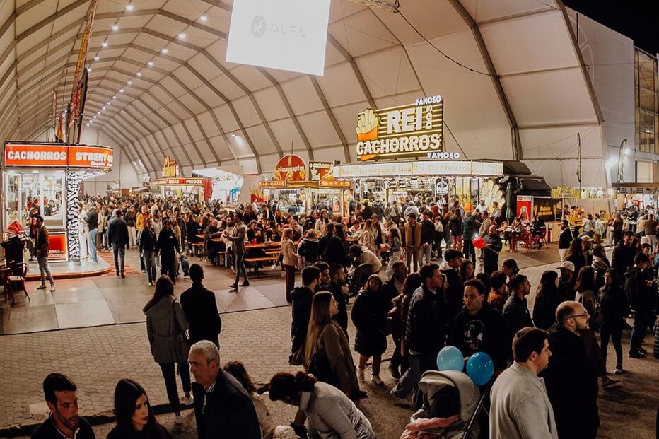 Feira de Março com visitantes e ofertas gastronómicas em Aveiro