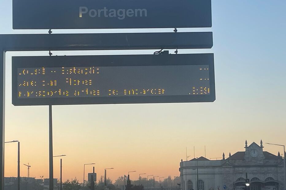Falha informática da sinalização volta a parar o metro de superfície de Coimbra