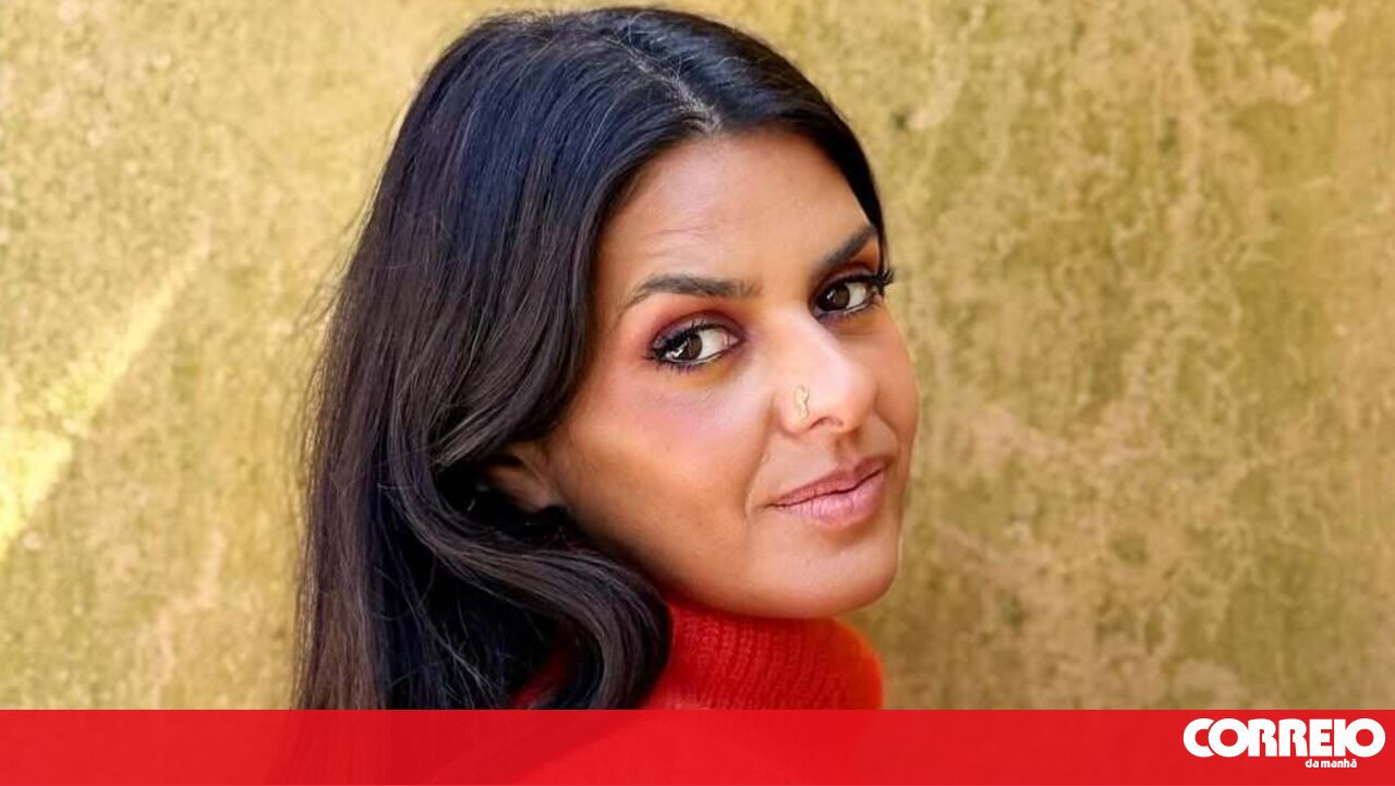 Cascais welcomes April 25th at sunrise with a concert by Cuca Roseta