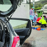 Os dois filhos menores da arguida foram assistidos no local e depois transportados para o hospital, mas acabaram por morrer