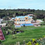 Mulher do ex-'patrão' da Formula 1 compra mansão em Cascais por 40 milhões de euros