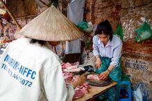 Mercados do Vietname com regras de segurança alimentares mais reestritas 