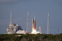 Salsichas, sidra ou cajus: o menu dos astronautas da missão Artemis