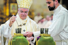 Arcebispo de Braga benze os santos óleos