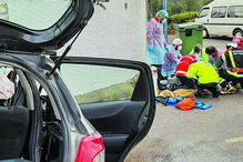 Mãe foge com os filhos, tem acidente de carro durante fuga e crianças morrem. Está acusada de homicídio por negligência