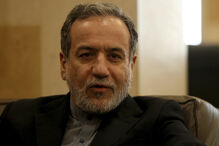 Irão rejeita reabrir Estreito de Ormuz e diz que negociações são 'incompatíveis com ultimatos e ameaças'