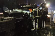 Condutor embate em separador de betão e fica gravemente ferido