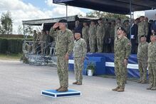 Cerimónia com militares do Exército Português em parada