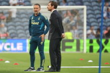 Treinadores do FC Porto e Nottingham Forest preparam jogo.
