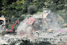 Israel acusado de destruir aldeias