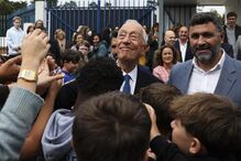 Marcelo recebido como estrela em escola de Águeda